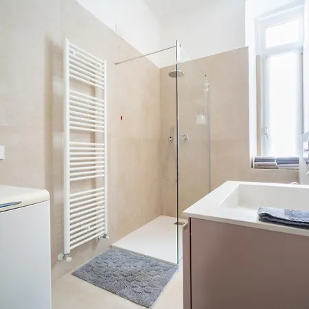 Al Donni Aircon Center Apartment *