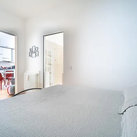 Al Donni Aircon Center Apartment