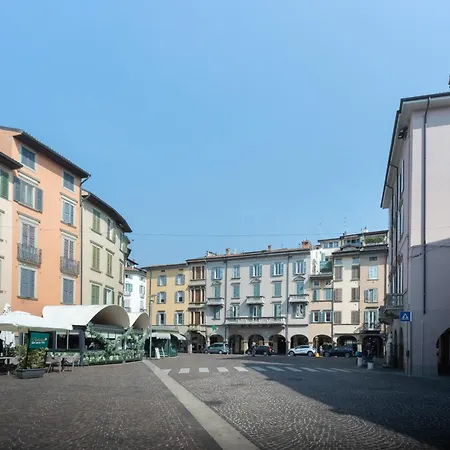 Al Donni Aircon Center * Бергамо